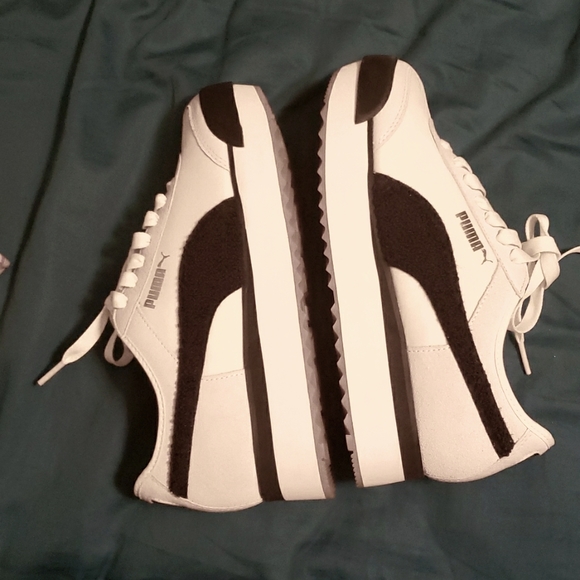 Puma Sneakers - Picture 13 of 13